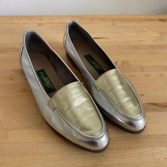 Easy Spirit Loafers ~ Silver & Gold Metallic ~ 7.5B - Picture 1 of 6